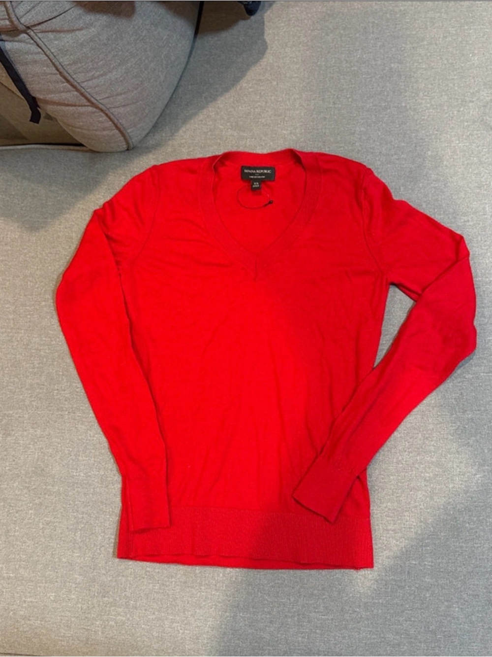 Banana Republic Red V-Neck Men's Sweater